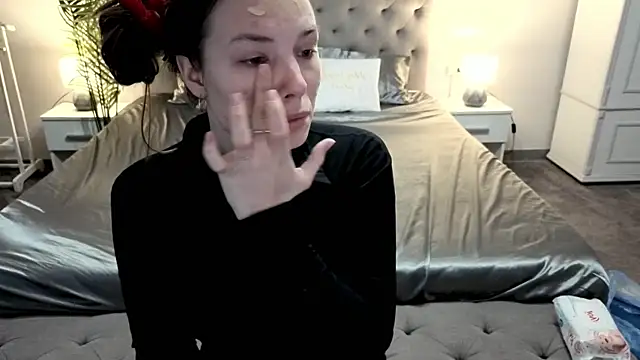 IceDanielles online show from March 16, 2026, 1:37 pm