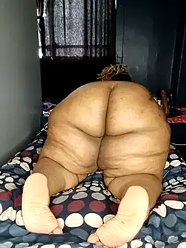 Snapshot of fatafricanqueen chatting on January 5, 2025, 1:15 pm fatafricanqueen online show from January 5, 2025, 1:15 pm