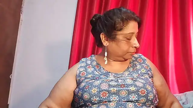 Snapshot of raniofsex02 chatting on February 10, 2026, 1:37 pm raniofsex02 online show from February 10, 2026, 1:37 pm