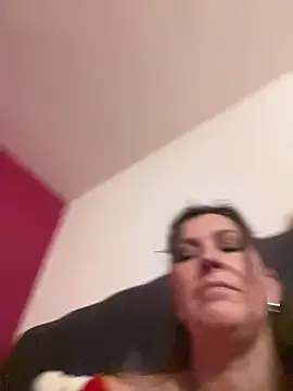 Lwhite1 online show from April 16, 2026, 10:23 pm