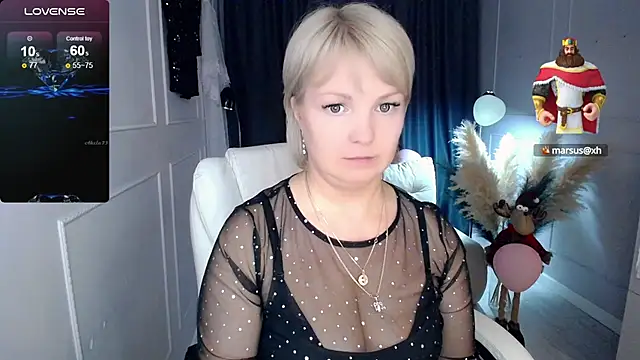 Snapshot of Juarnea chatting on March 12, 2025, 6:22 pm Juarnea online show from March 12, 2025, 6:22 pm