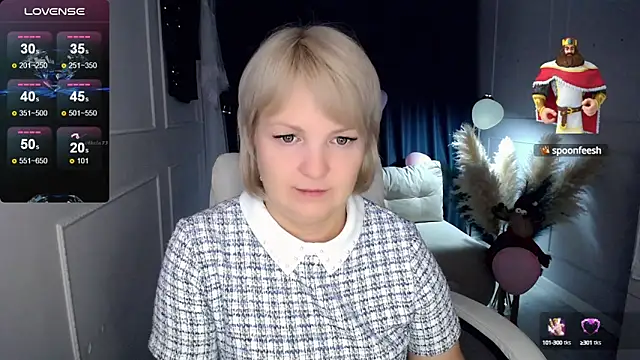 Snapshot of Juarnea chatting on March 13, 2025, 8:32 pm Juarnea online show from March 13, 2025, 8:32 pm