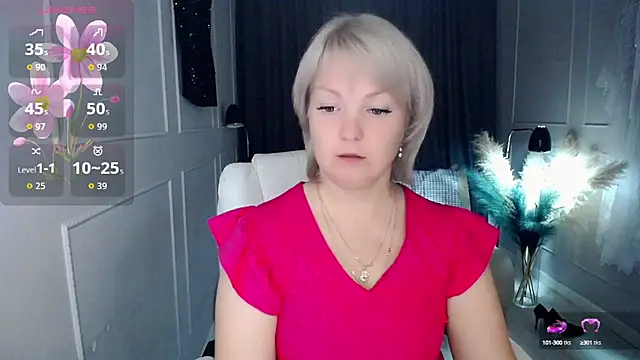 Snapshot of Juarnea chatting on September 10, 2025, 10:26 am Juarnea online show from September 10, 2025, 10:26 am