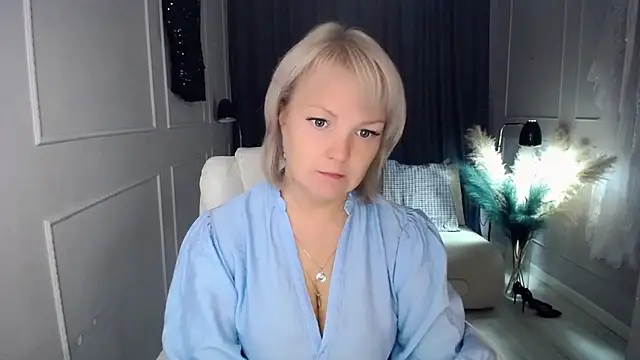 Snapshot of Juarnea chatting on September 11, 2025, 12:49 pm Juarnea online show from September 11, 2025, 12:49 pm