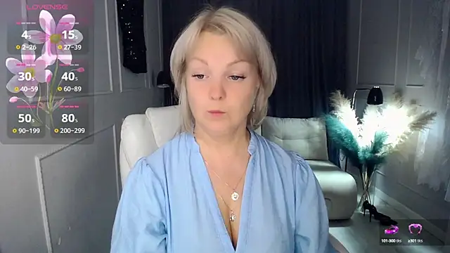 Snapshot of Juarnea chatting on September 13, 2025, 9:14 pm Juarnea online show from September 13, 2025, 9:14 pm