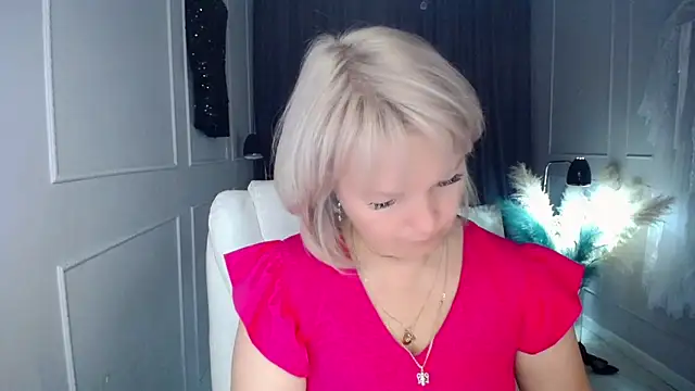 Snapshot of Juarnea chatting on September 16, 2025, 1:34 pm Juarnea online show from September 16, 2025, 1:34 pm