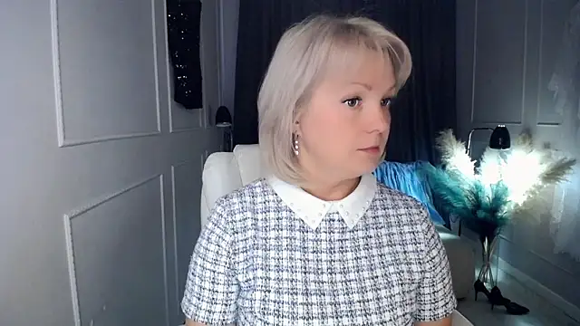 Snapshot of Juarnea chatting on September 25, 2025, 9:46 am Juarnea online show from September 25, 2025, 9:46 am