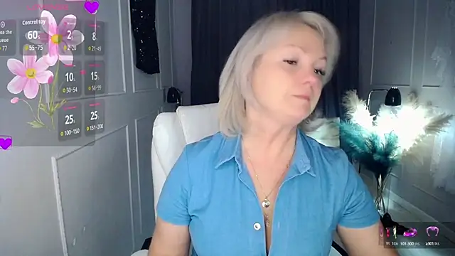 Snapshot of Juarnea chatting on September 30, 2025, 7:35 am Juarnea online show from September 30, 2025, 7:35 am