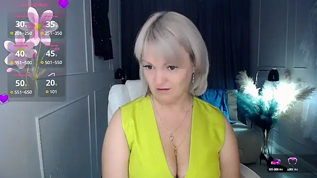 Snapshot of Juarnea chatting on October 1, 2025, 2:12 pm Juarnea online show from October 1, 2025, 2:12 pm