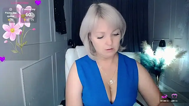 Snapshot of Juarnea chatting on October 2, 2025, 10:00 am Juarnea online show from October 2, 2025, 10:00 am