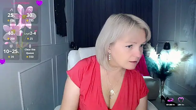 Snapshot of Juarnea chatting on October 9, 2025, 9:18 am Juarnea online show from October 9, 2025, 9:18 am