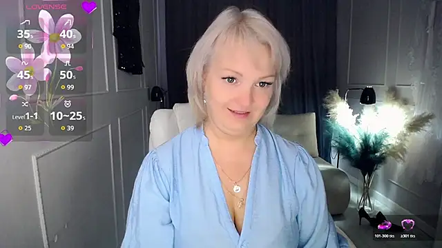 Snapshot of Juarnea chatting on October 23, 2025, 8:35 am Juarnea online show from October 23, 2025, 8:35 am