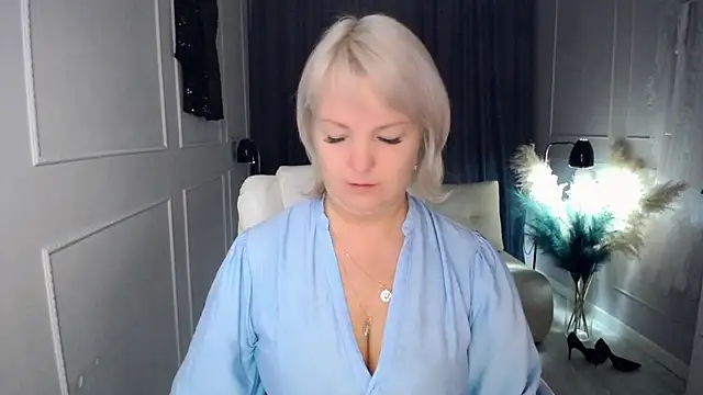 Snapshot of Juarnea chatting on October 26, 2025, 11:42 pm Juarnea online show from October 26, 2025, 11:42 pm