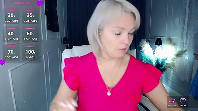 Snapshot of Juarnea chatting on November 1, 2025, 5:31 am Juarnea online show from November 1, 2025, 5:31 am