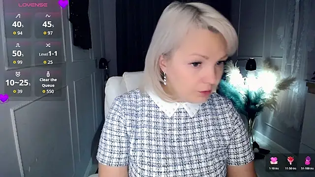 Snapshot of Juarnea chatting on November 6, 2025, 10:38 am Juarnea online show from November 6, 2025, 10:38 am