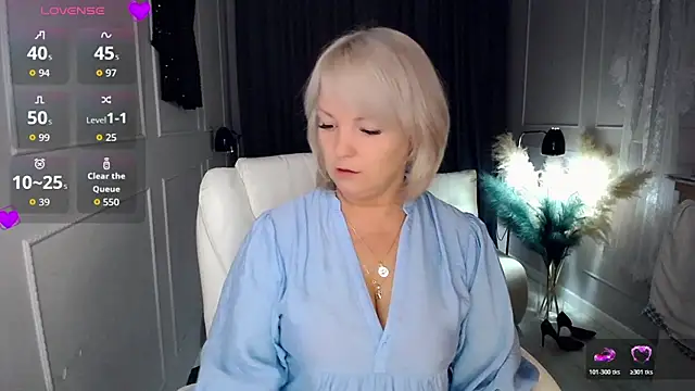 Snapshot of Juarnea chatting on November 7, 2025, 4:12 am Juarnea online show from November 7, 2025, 4:12 am