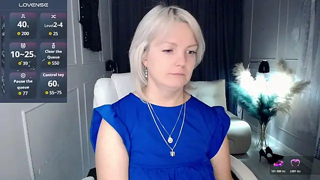 Snapshot of Juarnea chatting on November 28, 2025, 10:18 am Juarnea online show from November 28, 2025, 10:18 am