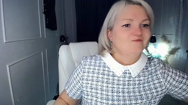 Snapshot of Juarnea chatting on December 1, 2025, 12:21 pm Juarnea online show from December 1, 2025, 12:21 pm