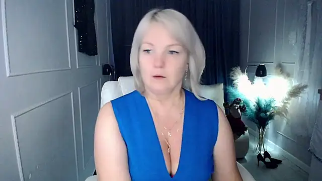 Snapshot of Juarnea chatting on December 2, 2025, 8:08 am Juarnea online show from December 2, 2025, 8:08 am