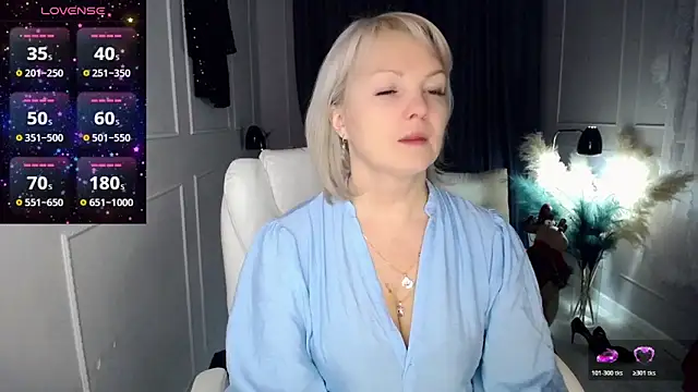 Snapshot of Juarnea chatting on December 18, 2025, 11:27 am Juarnea online show from December 18, 2025, 11:27 am