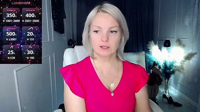 Snapshot of Juarnea chatting on December 20, 2025, 11:23 pm Juarnea online show from December 20, 2025, 11:23 pm