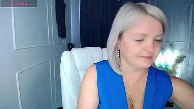 Snapshot of Juarnea chatting on March 23, 2026, 12:09 pm Juarnea online show from March 23, 2026, 12:09 pm