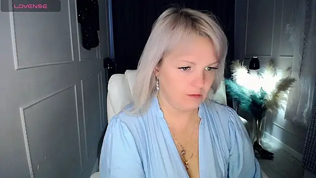 Snapshot of Juarnea chatting on March 30, 2026, 10:38 am Juarnea online show from March 30, 2026, 10:38 am