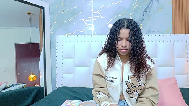 littleebonny online show from October 10, 2025, 7:24 pm