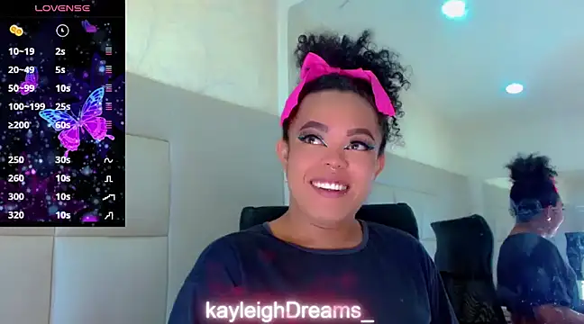 Snapshot of KayleighDreams_ chatting on February 22, 2025, 2:28 am KayleighDreams online show from February 22, 2025, 2:28 am
