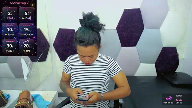 KayleighDreams  online show from February 22, 2026, 2:34 am