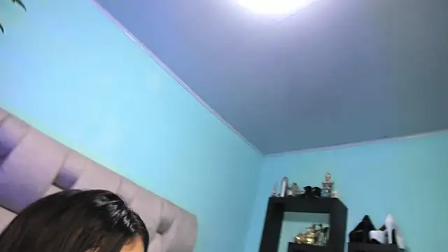 Snapshot of emily_jones_1 chatting on February 28, 2025, 12:31 pm emily jones 1 online show from February 28, 2025, 12:31 pm