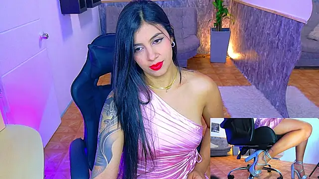 Snapshot of emily_jones_1 chatting on September 22, 2025, 4:20 pm emily jones 1 online show from September 22, 2025, 4:20 pm