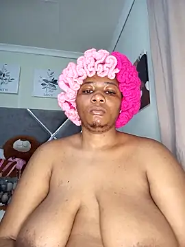 CocoBootyyy online show from October 11, 2025, 6:39 pm