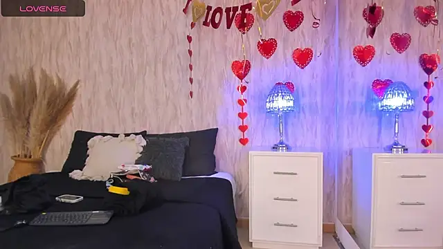 Snapshot of emily_parkerr chatting on February 25, 2025, 12:45 pm emily parkerr online show from February 25, 2025, 12:45 pm