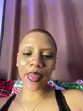 Snapshot of Charlotee_ chatting on December 22, 2024, 8:49 am Charlotee online show from December 22, 2024, 8:49 am