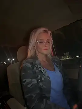 vixendoll87 online show from January 18, 2026, 12:25 am