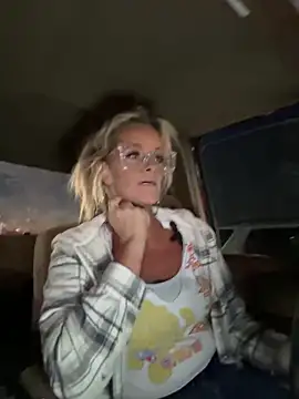 vixendoll87 online show from February 12, 2026, 11:55 pm