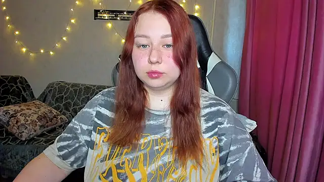 Snapshot of Milafoxxxy chatting on September 29, 2025, 9:58 am Milafoxxxy online show from September 29, 2025, 9:58 am