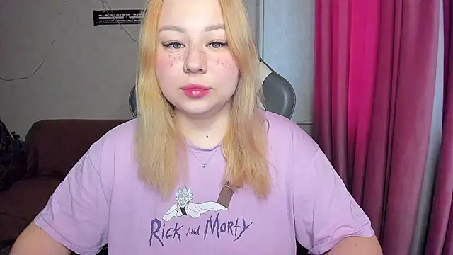 Snapshot of Milafoxxxy chatting on November 13, 2025, 10:03 am Milafoxxxy online show from November 13, 2025, 10:03 am