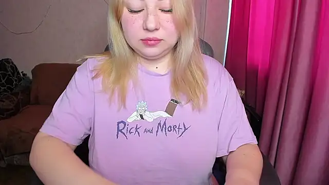 Snapshot of Milafoxxxy chatting on November 17, 2025, 5:46 am Milafoxxxy online show from November 17, 2025, 5:46 am