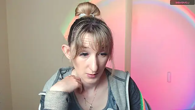AmandaSell online show from May 22, 2026, 6:53 am