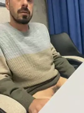 giorgakaci69 online show from October 29, 2025, 6:09 pm