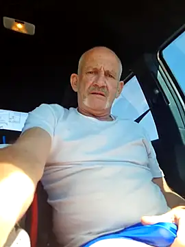 den-rock4u online show from April 20, 2026, 8:32 pm