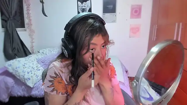 StephaniFox online show from April 3, 2026, 12:08 am