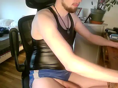 Snapshot of twinkish_90 chatting on January 20, 2025, 11:13 am twinkish 90 online show from January 20, 2025, 11:13 am