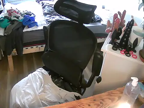 Snapshot of twinkish_90 chatting on January 23, 2025, 11:15 am twinkish 90 online show from January 23, 2025, 11:15 am