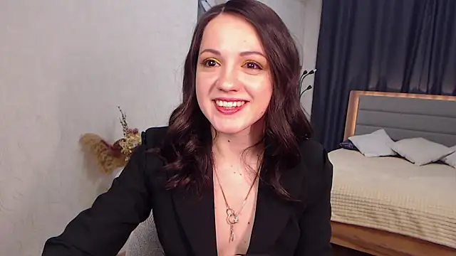 SusanMorado online show from March 4, 2025, 8:24 am