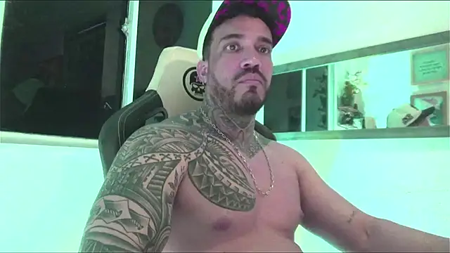 Snapshot of Angel_sex_latin chatting on December 31, 2024, 2:40 am Angel sex latin online show from December 31, 2024, 2:40 am