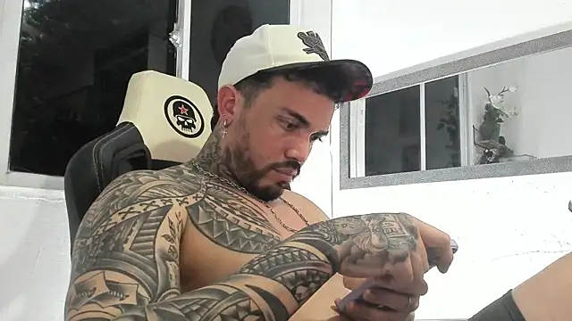 Snapshot of Angel_sex_latin chatting on January 2, 2025, 3:48 am Angel sex latin online show from January 2, 2025, 3:48 am