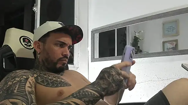 Snapshot of Angel_sex_latin chatting on January 2, 2025, 7:01 am Angel sex latin online show from January 2, 2025, 7:01 am